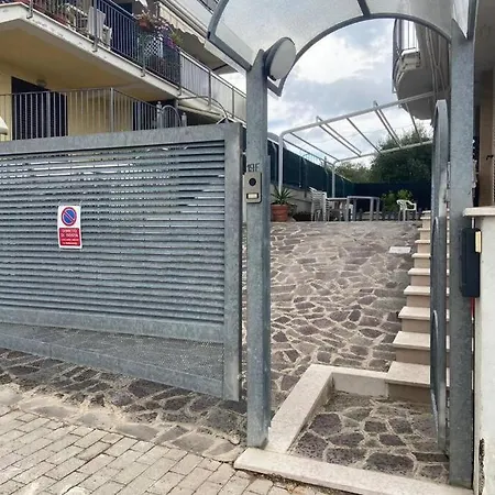 Indipendente Con Terrazzo E Giardino Apartman Vasto