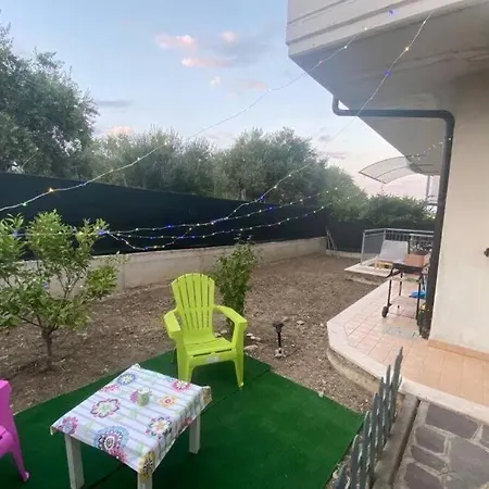 Indipendente Con Terrazzo E Giardino Vasto