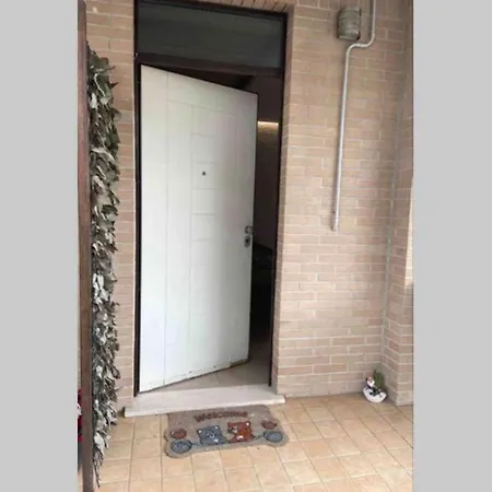 Apartamento Indipendente Con Terrazzo E Giardino