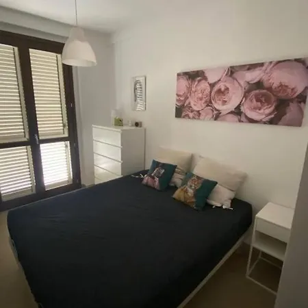 Apartament Indipendente Con Terrazzo E Giardino Vasto